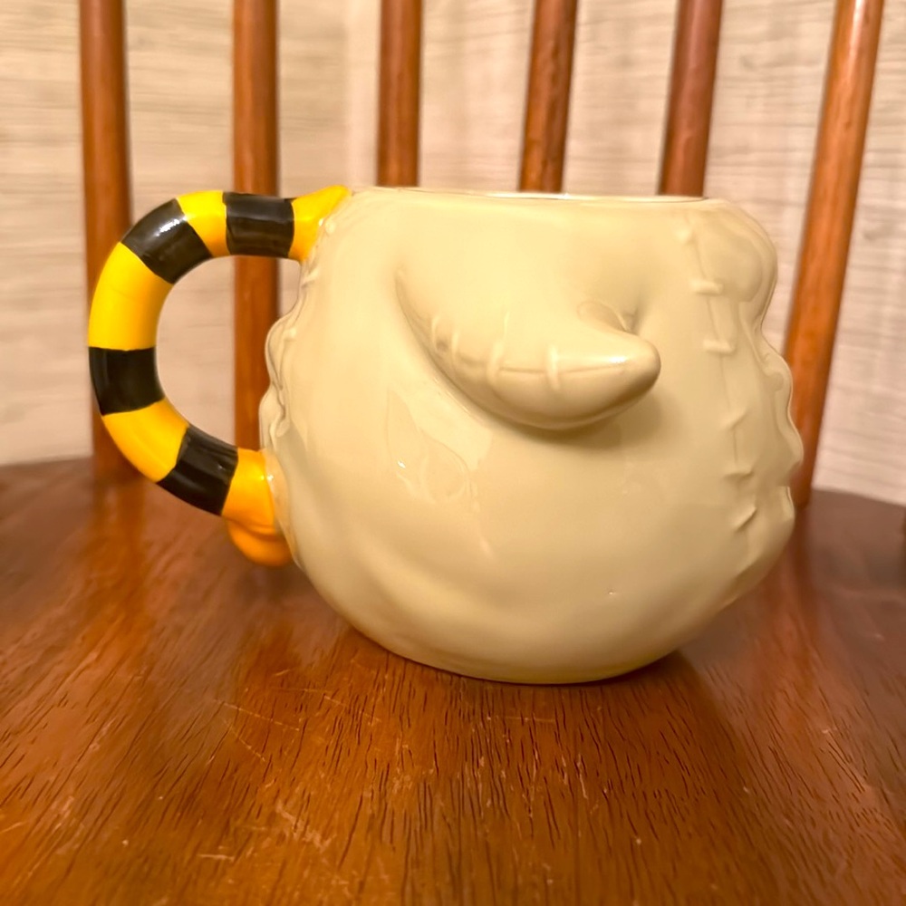 NWOT oogie boogie ceramic mug with worm handle - Picture 2 of 5